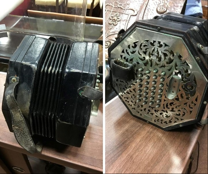 Artículo. Una concertina similar a la que tenía Harley en su casa. Foto ilustrativa: McTear's Auctioneers.