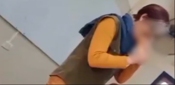 Polémica por una clase de ESI en Córdoba: enseñaron a los estudiantes a colocar un preservativo con la boca y el video se viralizó