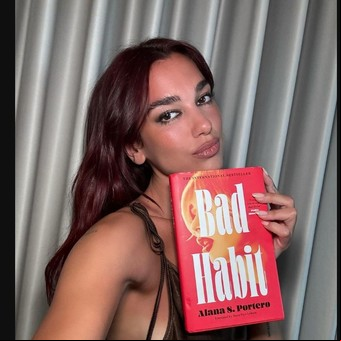 Los autores en castellano que elige Dua Lipa para su club de lectura