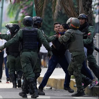 Nuevo escándalo con el régimen de Maduro: hackearon y vaciaron la cuenta bancaria de la Argentina en Caracas