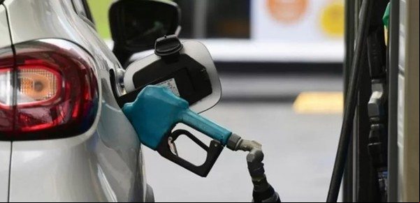 El Gobierno autorizó el autodespacho de combustible en estaciones de servicio de todo el país: qué dice el decreto