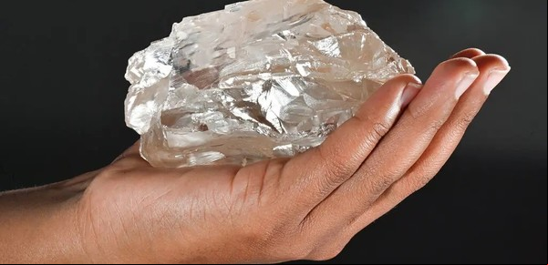 Descubren en Botswana el segundo diamante más grande de la historia