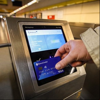 Desde el lunes se podrá pagar el subte con tarjeta y el teléfono: como obtener descuentos de hasta el 100%