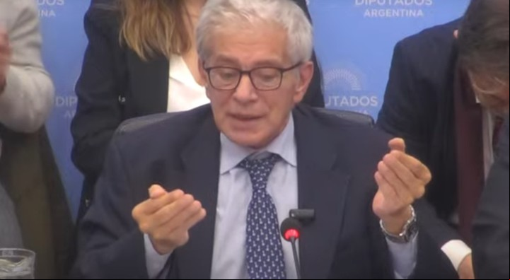 Mariano Cúneo Libarona en la Comisión de Mujeres.
