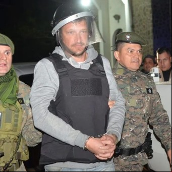 El diputado Germán Kiczka, acusado de pedofilia, fue trasladado a una comisaría de Misiones: "Basta de persecución política, esta es la foto que querían"