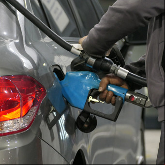 Nafta y gasoil: las rebajas del 10% al 30% que dan YPF, Shell, Axion y Puma en mayo de 2025