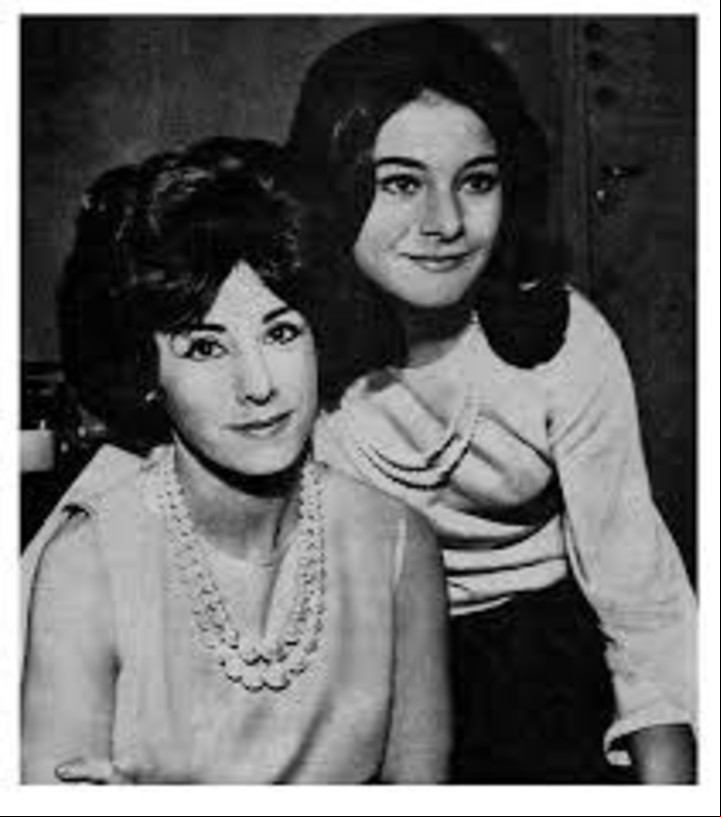 Madre e hija, las actrices Carmen Vallejo y Selva Alemán.
