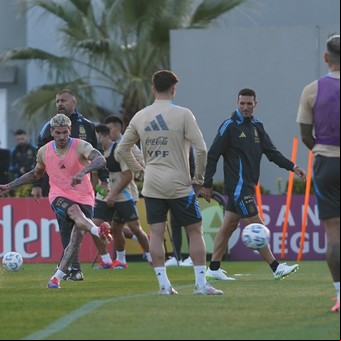 Los equipos que probó Lionel Scaloni para el partido ante Chile y la fórmula de la Selección según Lisandro Martínez: "No nos relajamos nunca"