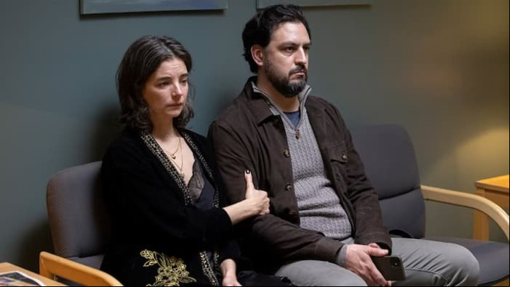 Esperas en hospitales y silencios incómodos en la serie "Limbo".