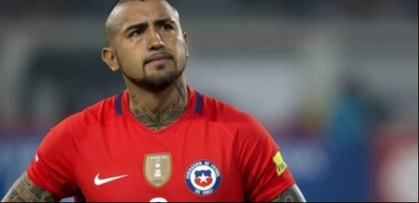 Escándalo con Arturo Vidal y jugadores de Colo-Colo en Chile: los llevaron a la comisaría acusados por un delito de "agresión sexual" en un bar