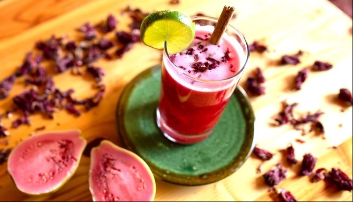 El agua de Jamaica con guayaba: una alternativa súper oxidante.