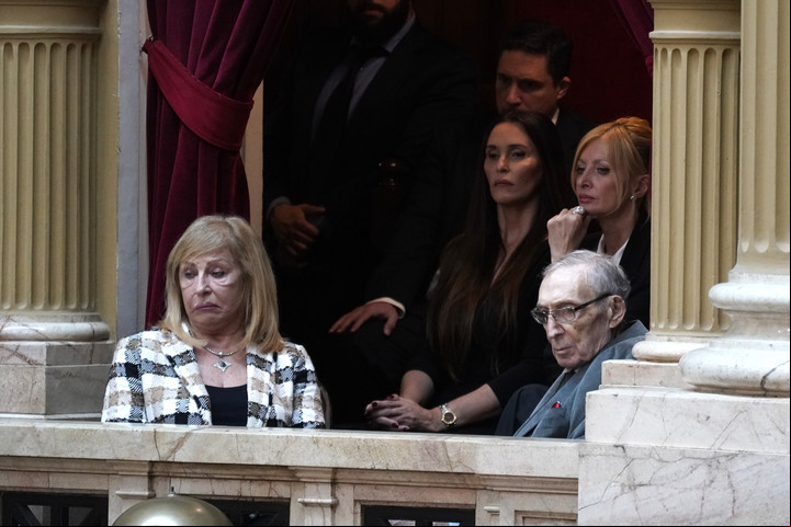 Yuyito González y los padres del Presidente. Foto Maxi Failla.