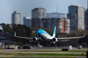Para recuperar ventas, Aerolíneas Argentinas lanza promociones y cuotas en pasajes tras resolver el conflicto gremial