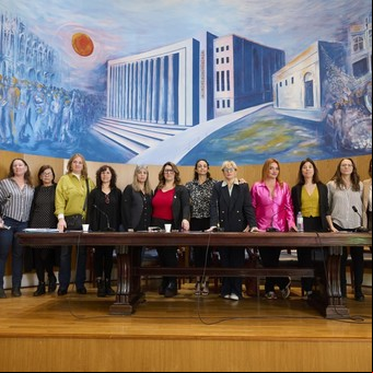 Alertan sobre el ciberacoso a mujeres periodistas que restringe la libertad de expresión