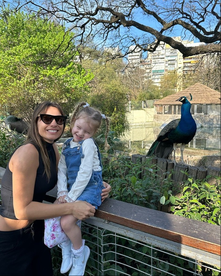 Carolina "Pampita" Ardohain con Ana García Moritán en el Ecoparque. Foto: Instagram.