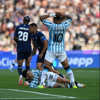 Talleres le ganó con 10 a un Racing muletto sin alma y con la cabeza en la Sudamericana