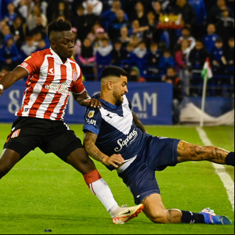 Vélez llega dulce, pero sin su DT y va por la revancha ante Estudiantes en la final del Trofeo de Campeones en Santiago del Estero