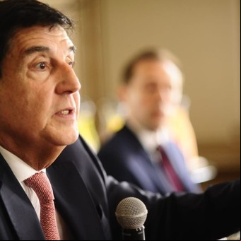 Impuestos, cepo y dólar: las 10 definiciones de Melconian ante un grupo de empresarios e inversores extranjeros