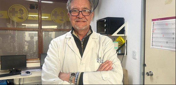 Cómo hizo un médico para sobrevivir a 25 paros cardíacos: "El llanto de mi hija fue la milagrosa salvación"