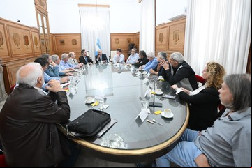 El Gobierno presiona para contener los aumentos salariales: no quiere un rebote de la inflación