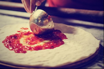 Está en Caballito y se destaca por sus más de 50 variedades de pizzas: su especialidad es la de "gramajo" con papas y huevo frito