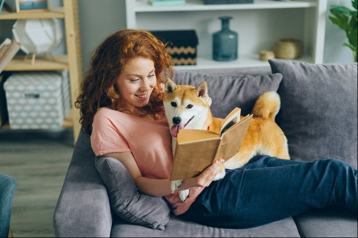 Los efectos de leer en tu inteligencia: ¿puede la lectura aumentar tu cociente intelectual? El hábito maravilloso de la lectura./ Foto: Pexels.