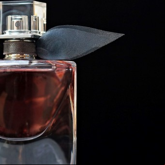 ¿Cómo saber si un perfume es original?