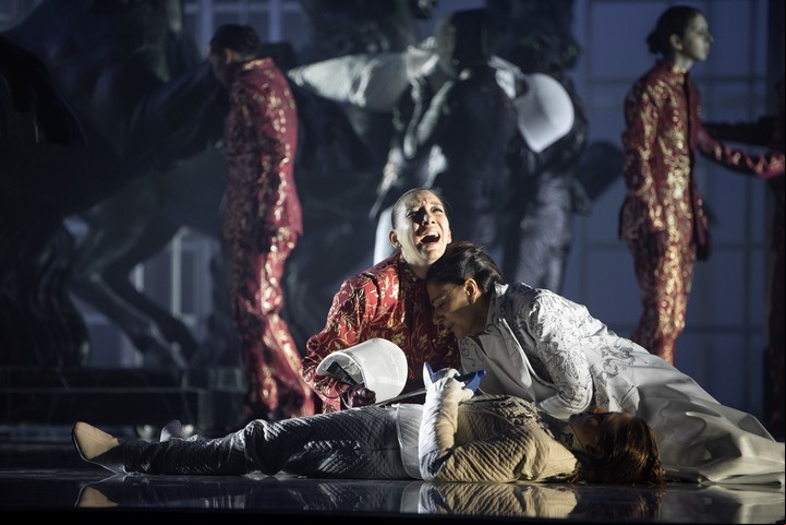 Después del combate. Ópera "Tamerlano". Gentileza