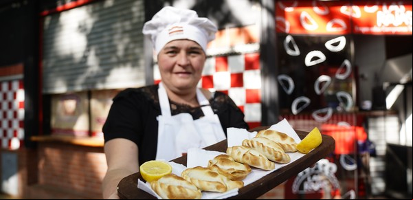 La historia de la tucumana que conquistó Buenos Aires con sus empanadas: vende hasta 3.000 docenas por semana