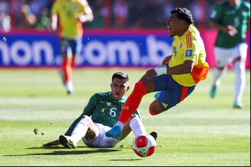 Roger Martínez salió lesionado en la derrota de Colombia y hay preocupación en Racing