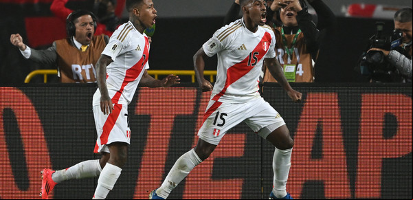 Uruguay, en plena crisis, no pareció un equipo de Bielsa y Perú aprovechó para ganar su primer partido en las Eliminatorias