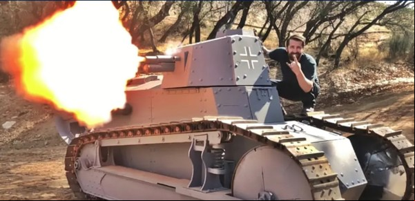 Construyó su propio tanque de la Primera Guerra Mundial con 50.000 dólares