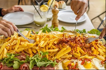 La milanesa más grande de Mendoza: para compartir con hasta 10 personas en este bodegón