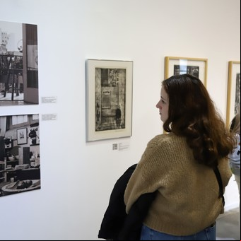 Una muestra rescata la obra y la figura de Aída Carballo en el Museo de la Cárcova