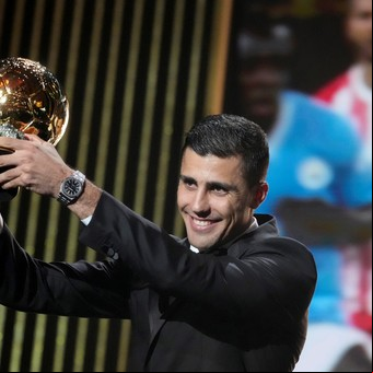 Balón de Oro 2024, EN VIVO: Rodri ganó el premio mayor, Dibu Martínez fue elegido mejor arquero del mundo y Lautaro quedó entre los siete mejores