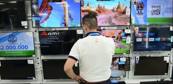 Liquidan Smart TV con rebajas de hasta 40%: qué se consigue en el CyberMonday 2024