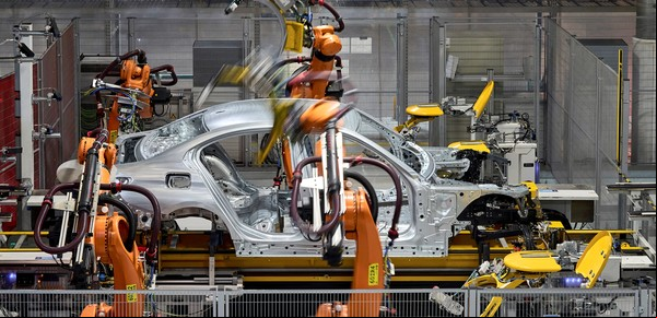 Con litio argentino: cómo es por dentro la fábrica de BMW que hará baterías para autos eléctricos