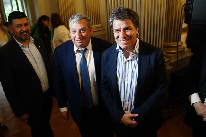 Facundo Manes y el embajador uruguayo en la Argentina
foto Marcelo Carroll