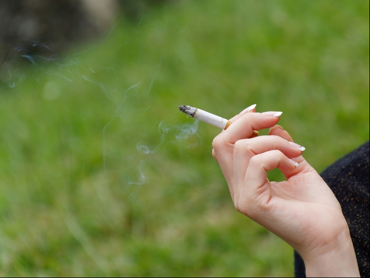 La OMS enfatiza que no existe un nivel seguro de exposición al tabaco. Foto: Unsplash.