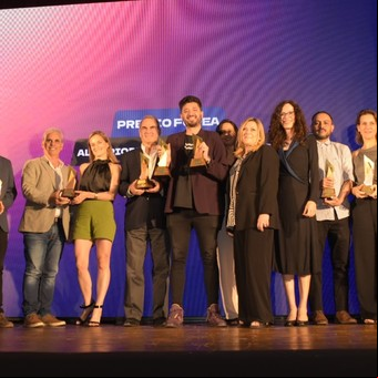 Clarín ganó el premio FOPEA a la investigación periodística por el caso del negociado de los seguros del ex presidente Alberto Fernández