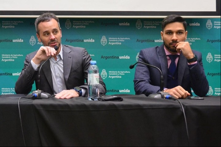 El camporista Carlos Liberman y quien era su segundo en el área de Pesca, Julián Suárez.