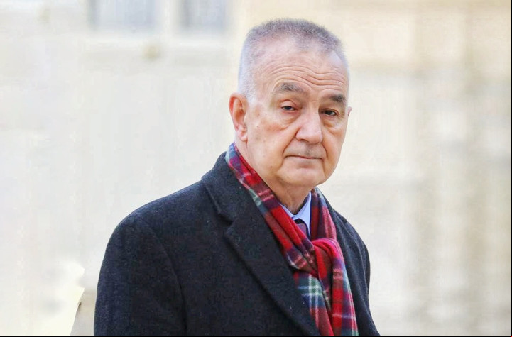 Manin es autor de: La social-démocratie ou le compromis (1979); “Volonté générale ou délibération ?” (1985); Los principios del gobierno representativo (1995); Montesquieu (2024).