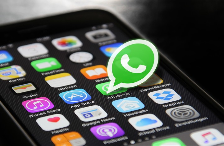 WhatsApp tiene una versión no oficial que permite personalizar la interfaz. Foto: Pixabay.