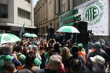 Pese a la resistencia del Gobierno, los gremios redoblan la presión por las paritarias y ya anticipan mayor conflictividad 
