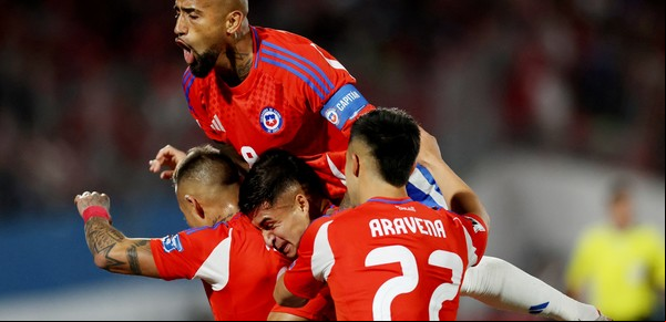 Chile logró la primera sonrisa de la era Gareca y salió del fondo de la tabla
