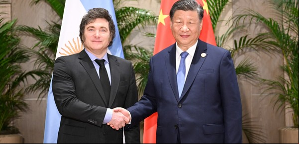 China cruzó al secretario del Tesoro de EE.UU. por sus críticas al swap con Argentina: "No debería sabotear nuestra asistencia"