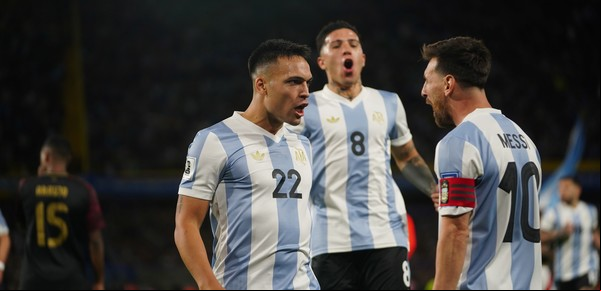 Ranking FIFA: Argentina cierra el año en lo más alto, seguido de cerca por Francia y España, y con la vuelta de un gigante al top 10