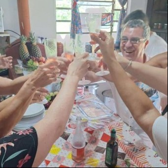 La fórmula para combatir la soledad en mayores de 50: compartir casa es la nueva tendencia