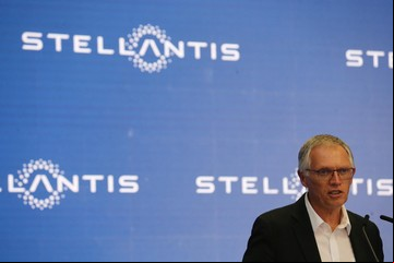 Renunció Carlos Tavares, el arquitecto a nivel mundial de la automotriz Stellantis