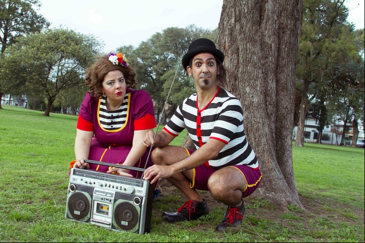 Además de las antiguas modalidades de distribución de música, sus canciones se encuentran en plataformas digitales.